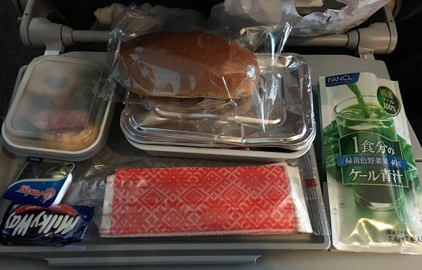 アエロフロート航空の機内食とファンケルの青汁